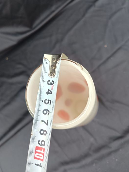 Stylowy wazon biało - czerwony