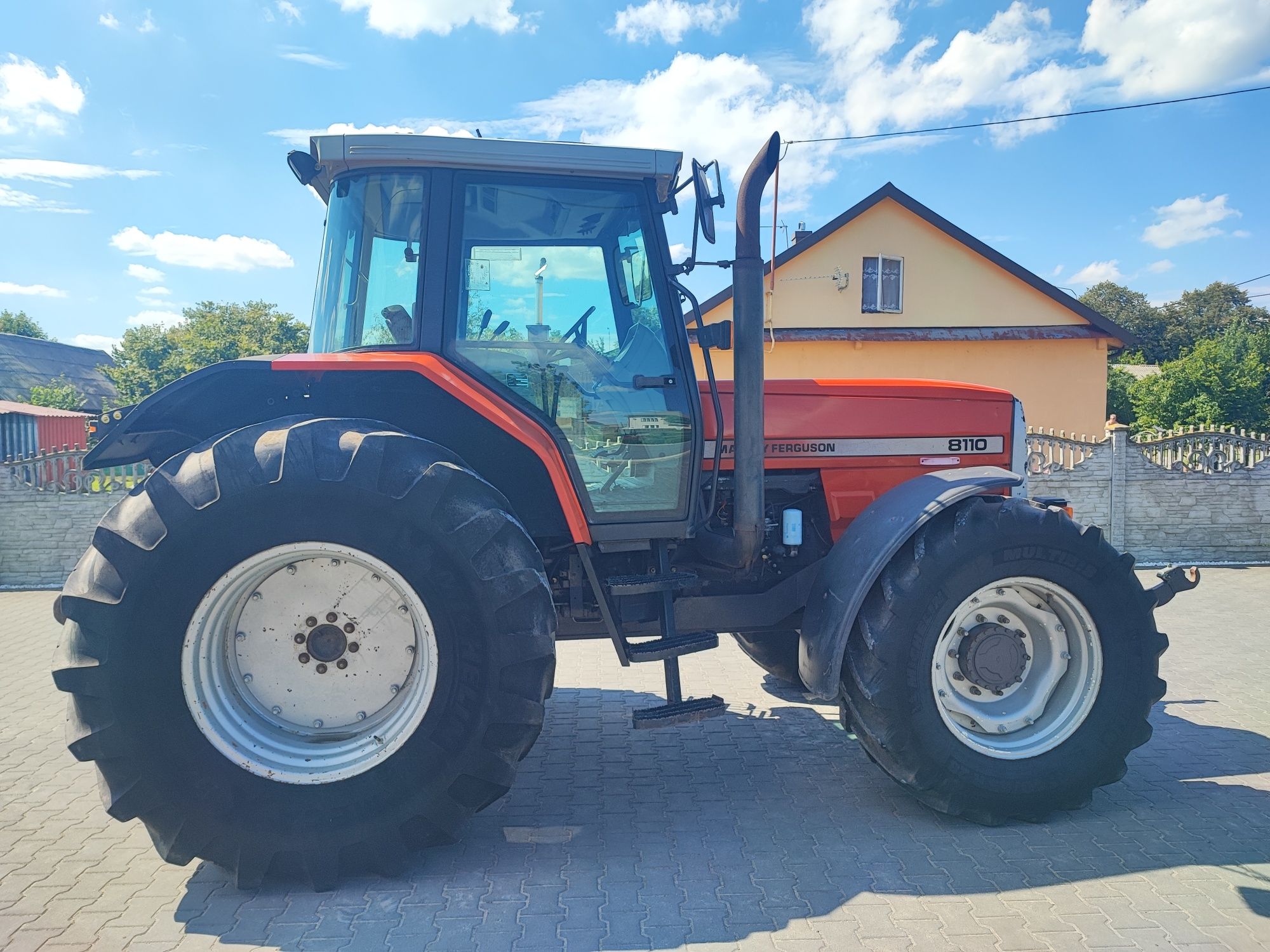 Massey Ferguson 8110