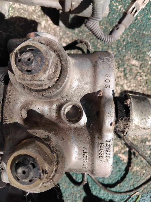 Motor ar condicionado, bomba injectora, ABS.