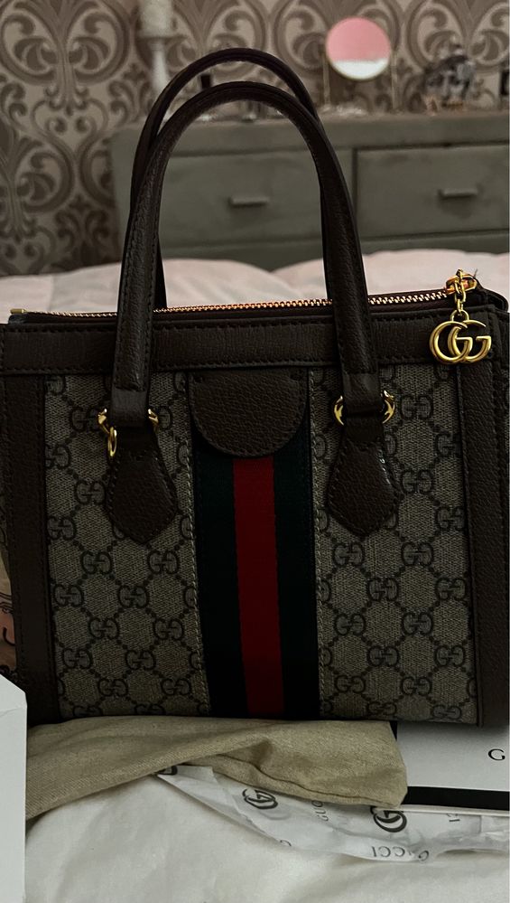 Mala de luxo Marca gucci Modelo ophidia small GG