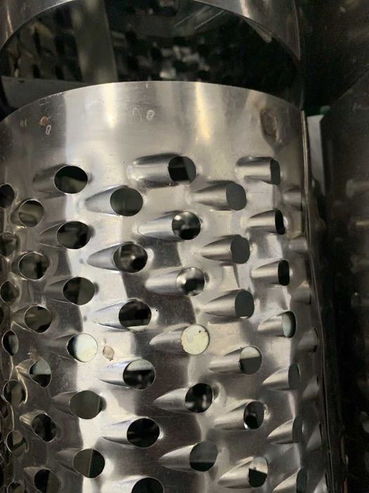 Ручна терка корморізка подрібнювач кормодробилка для коренеплодів