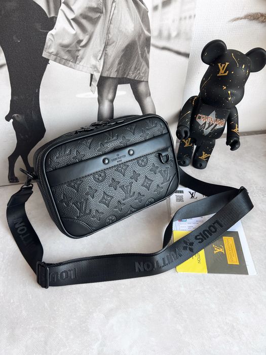 Сумка чоловіча чорна Louis Vuitton Alpha луи витон мужская шкіряна LV