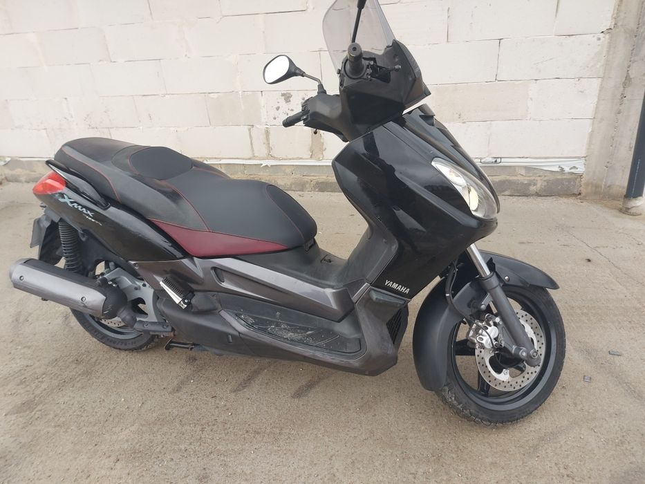 Yamaha x-max 125