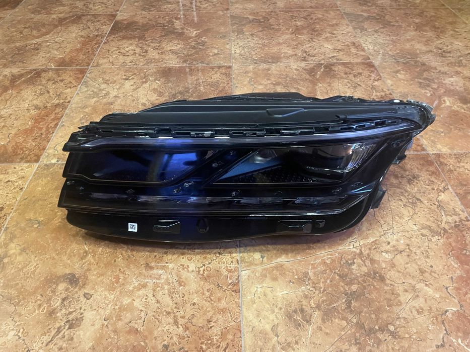 Фара ліва Volkswagen Touareg III 761941113A, дефект!