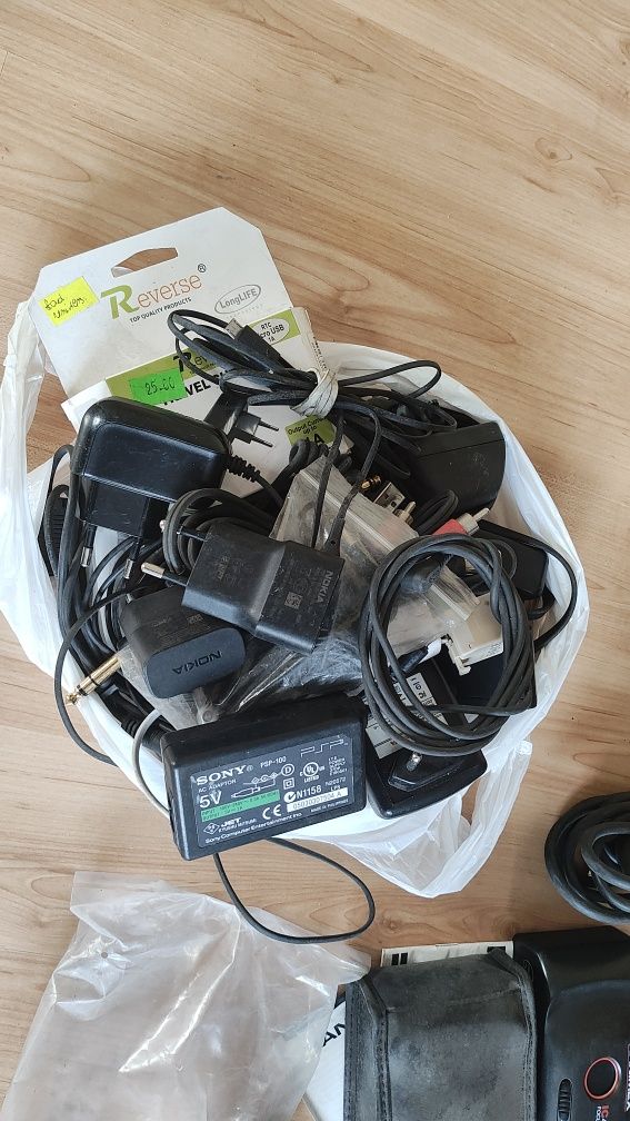 Stare Telefony Aparaty Ładowarki Kalkulatory