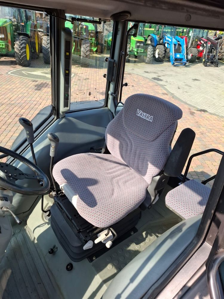VALTRA 900 , 90KM, pneumatyka, nowe opony, z Niemiec