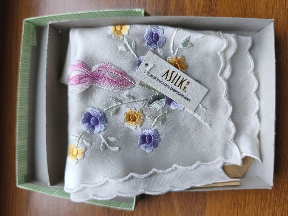 Антикварный носовой платочек,натуральный шелк