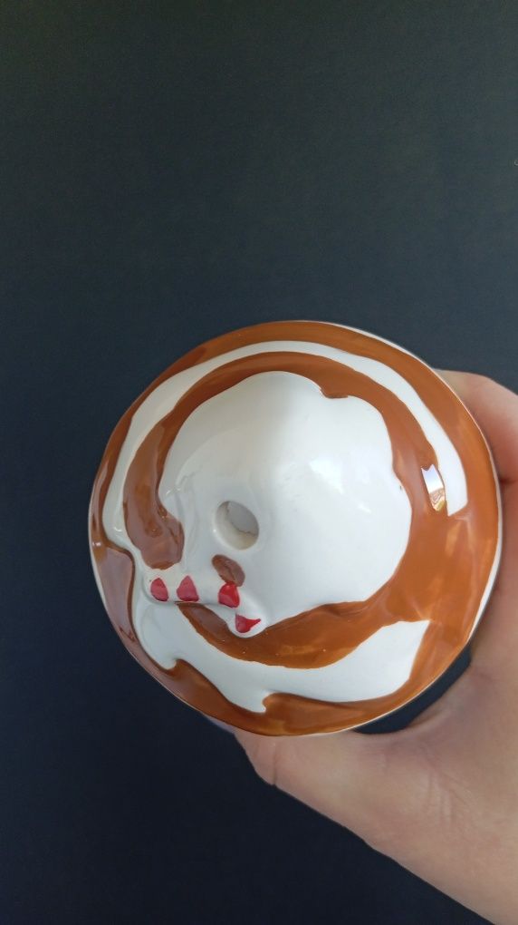 Ceramiczny kominek na podgrzewacz świeczkę świecznik piernikowy domek