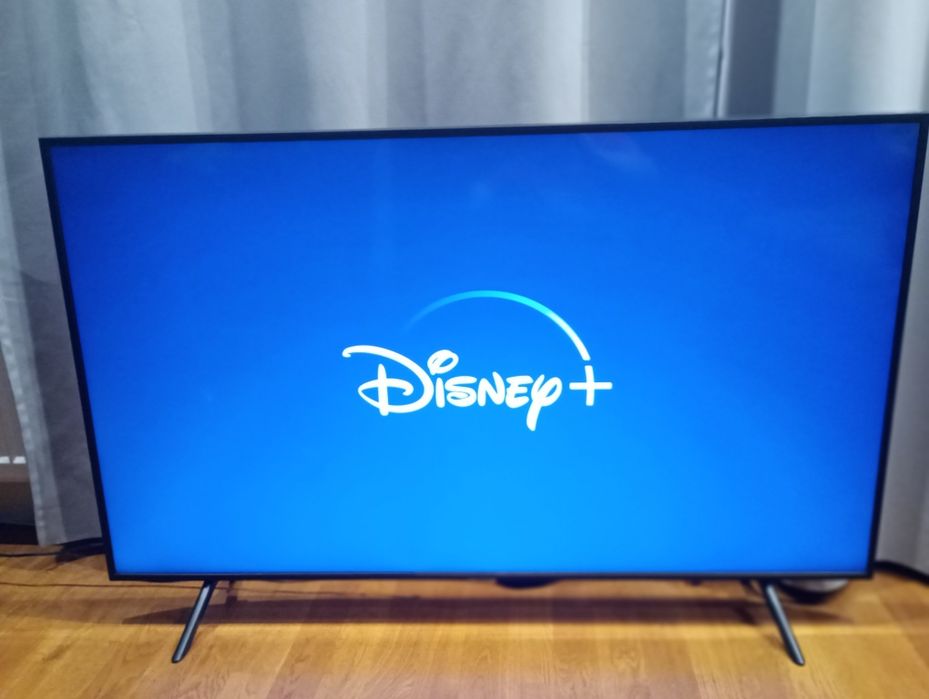 Samsung 40' 4K-UHD, Dvb-t2, Smart TV, HDR