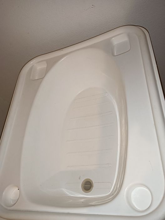 Banheira com pés muito boa