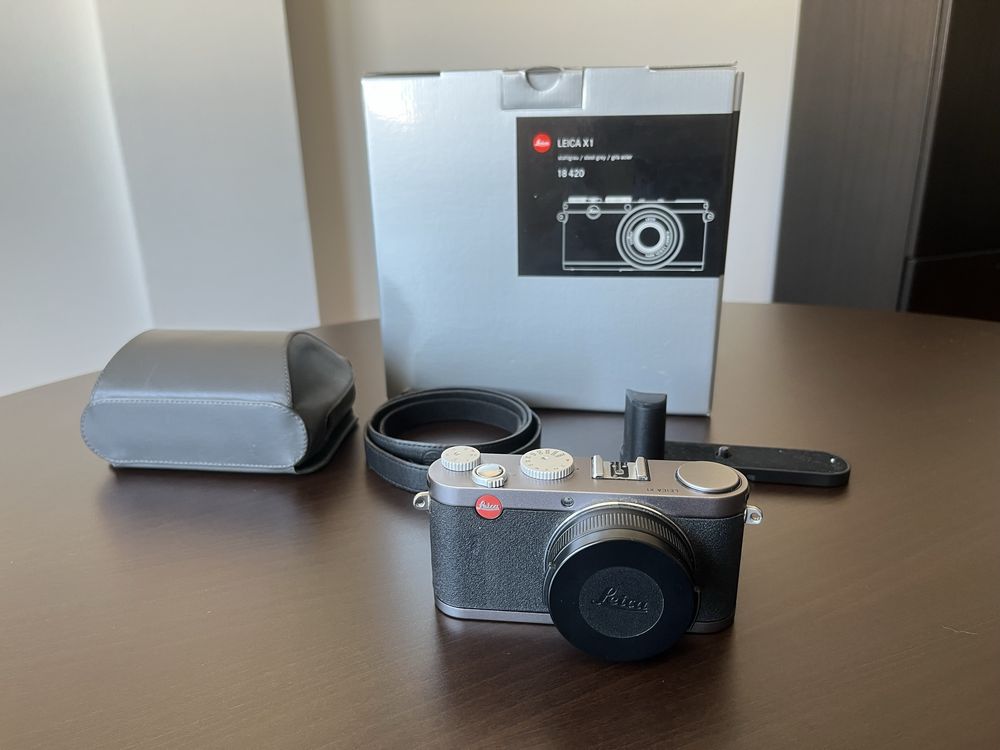 Leica X1 (camera + acessórios)