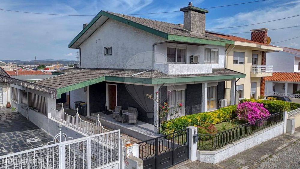 Moradia T4 para venda