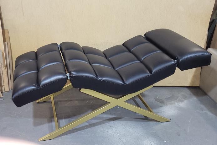 Анатомічна кушетка