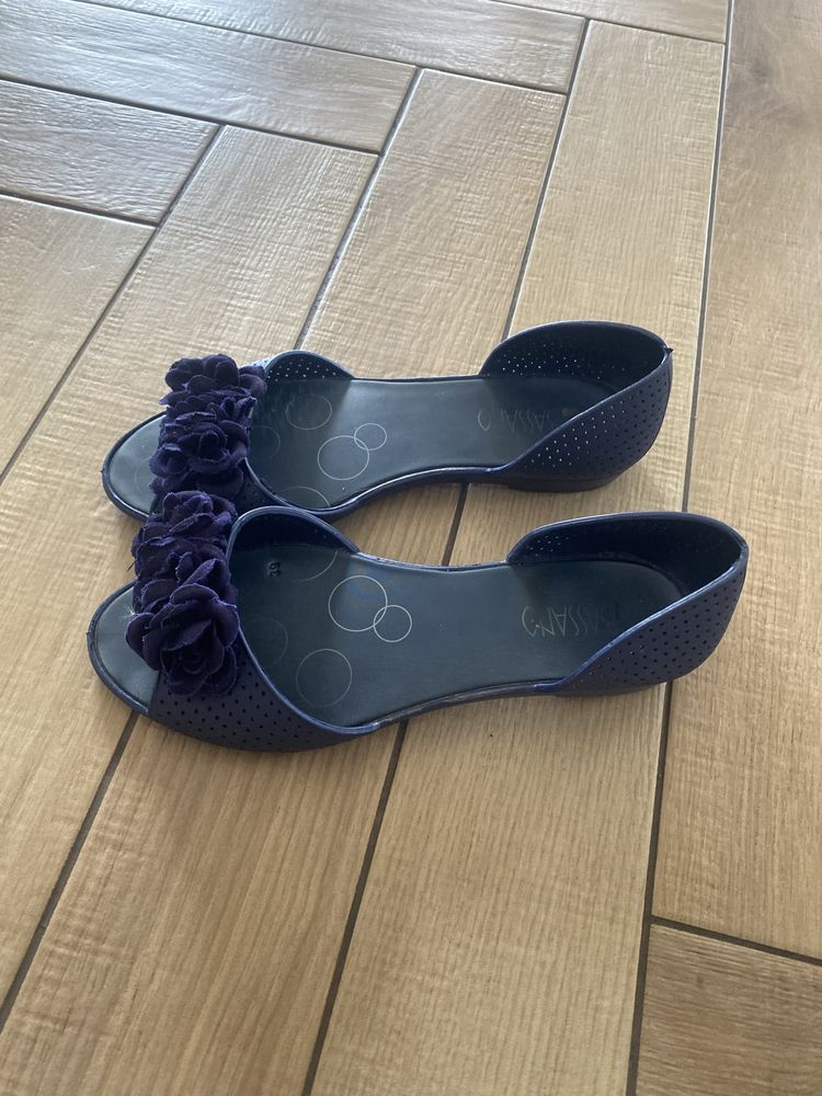 Damskie buty baleriny gumowe CCC rozmiar 39 granatowe
