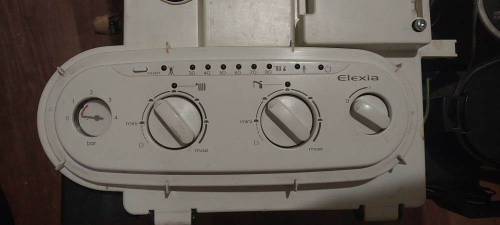 Котел двоконтурний димохідний chaffoteaux & maury elexia comfort 24 cf