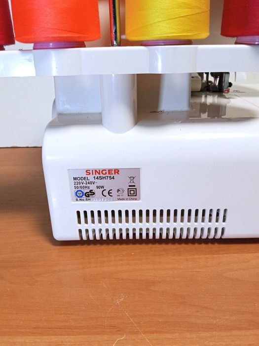 Оверлок Singer Легендарная фирма веников не вяжет