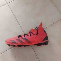 Chuteira Adidas Predator Demonscale