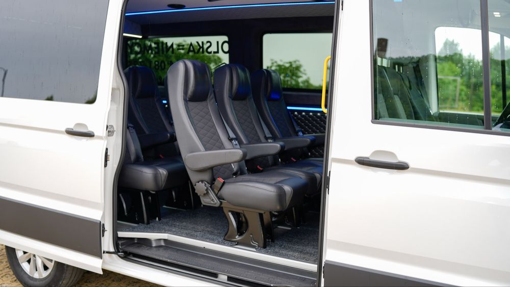 Usługi transportowe przewóz osób transfery na lotnisko busy do Niemiec