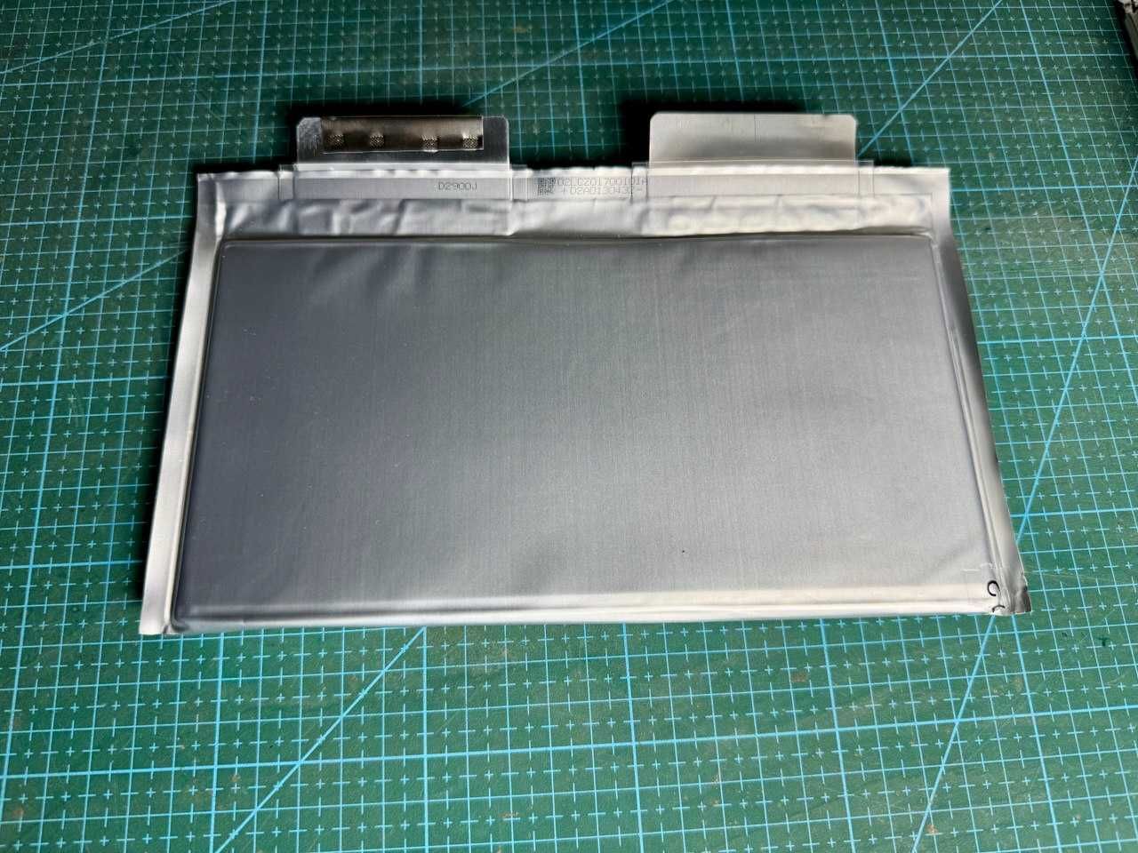 Акумуляторний елемент Microvast MpCO 20A 3,7v NMC ємність 20А/Г