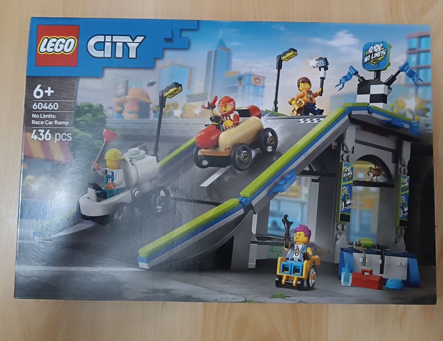 LEGO City 60460 Bez Granic: Tor z Rampami dla Wyścigówek