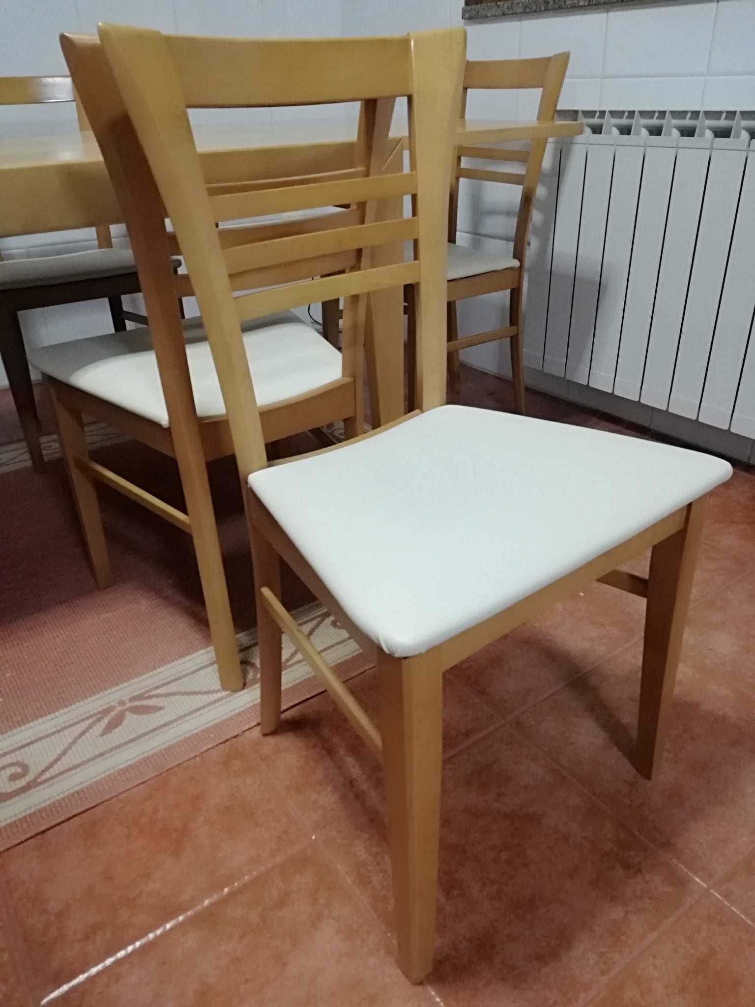 Mesa de refeições extensível (cozinha ou sala) e 6 cadeiras (c/o novo)