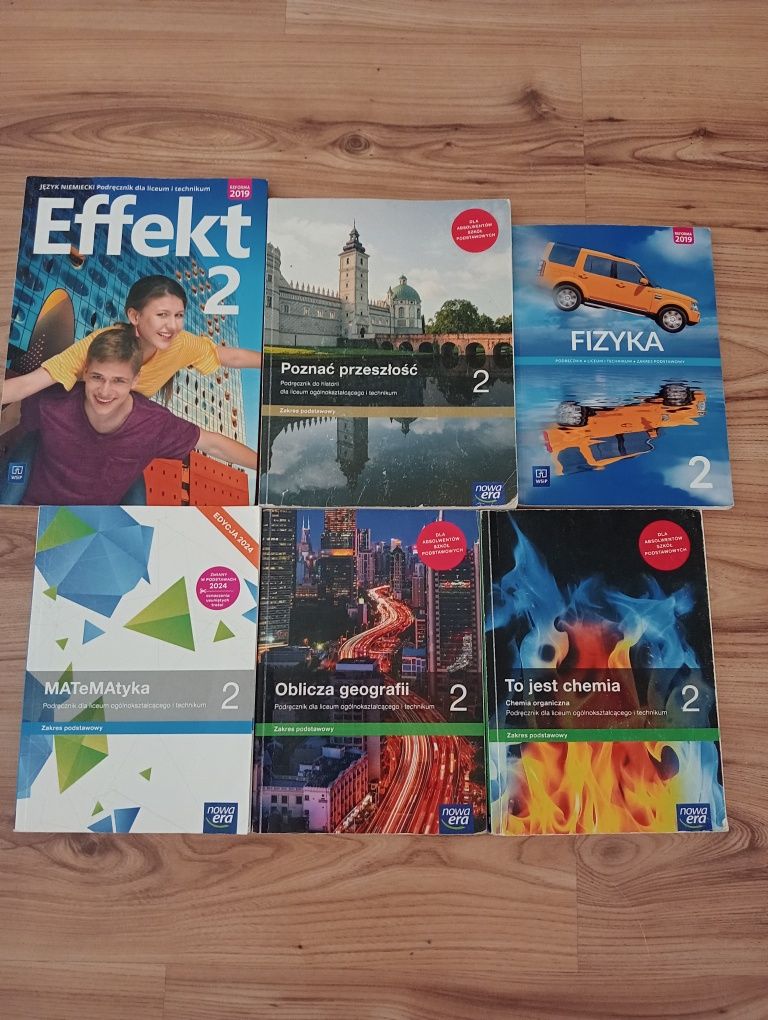 Effekt 2, podręcznik