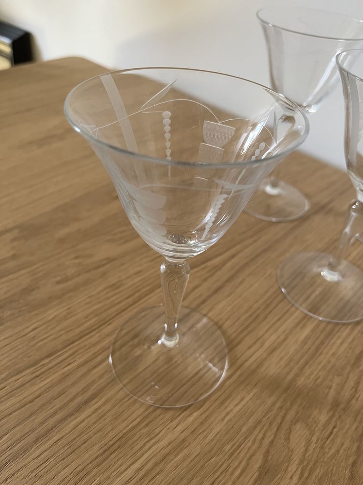 Kieliszki do wina białego vintage retro PRL cienkie nacinane szkło