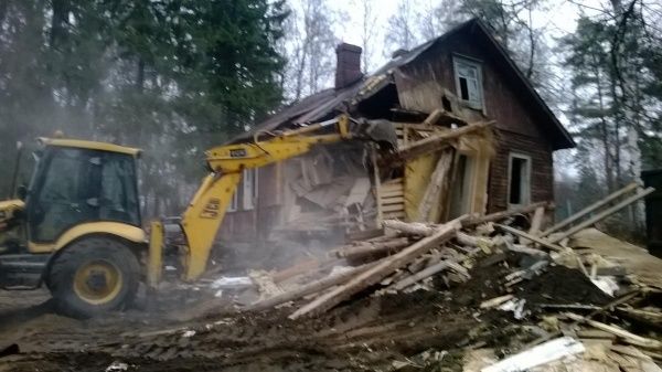 Демонтаж будинку ,сарая. Розбірка постройки, приміщень.  Демонтаж