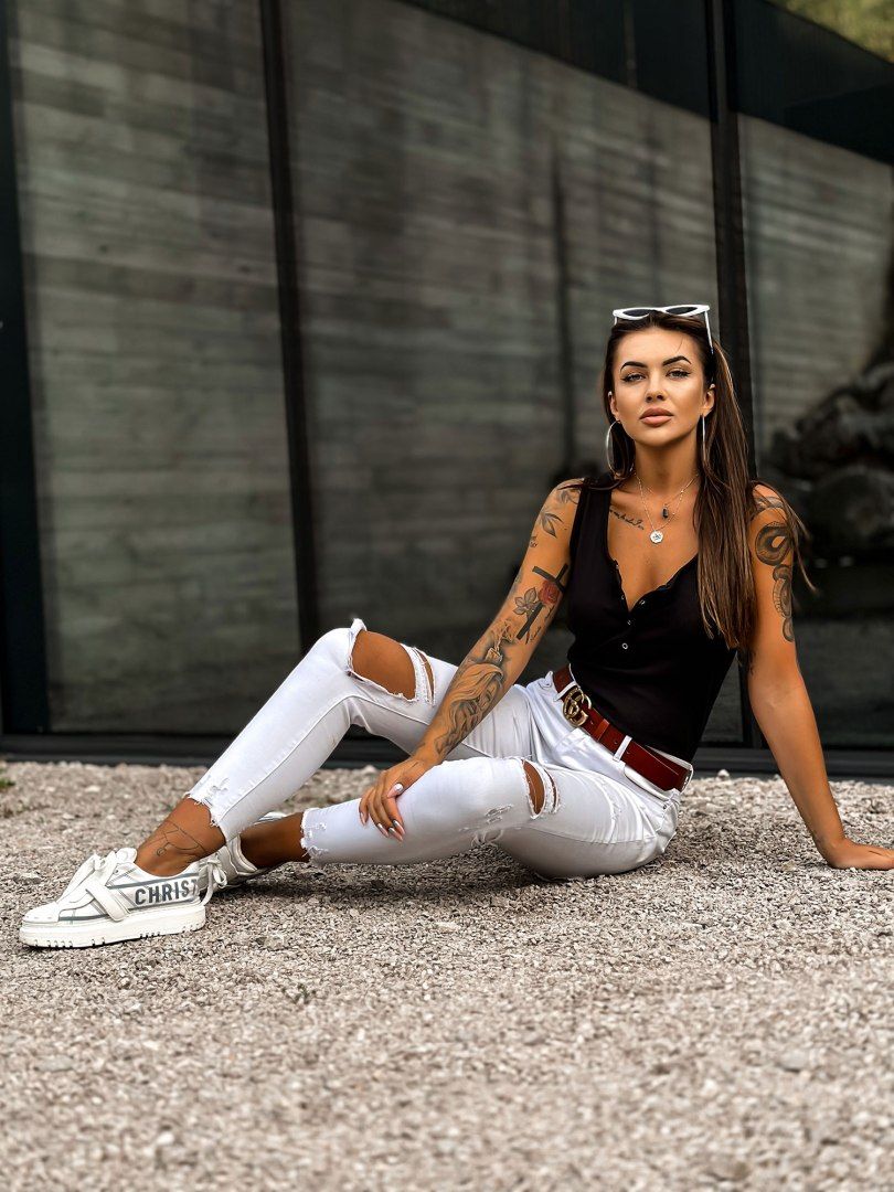 Top czarny basic w prążek z zapieciem M