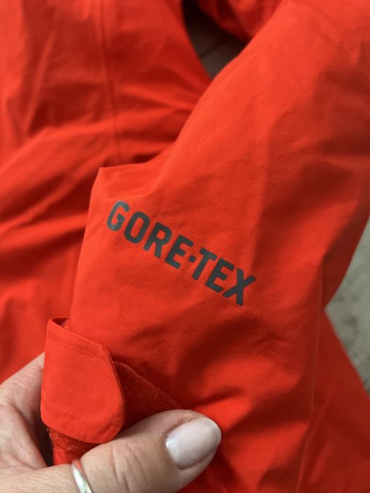 Burton лижна куртка жіноча М