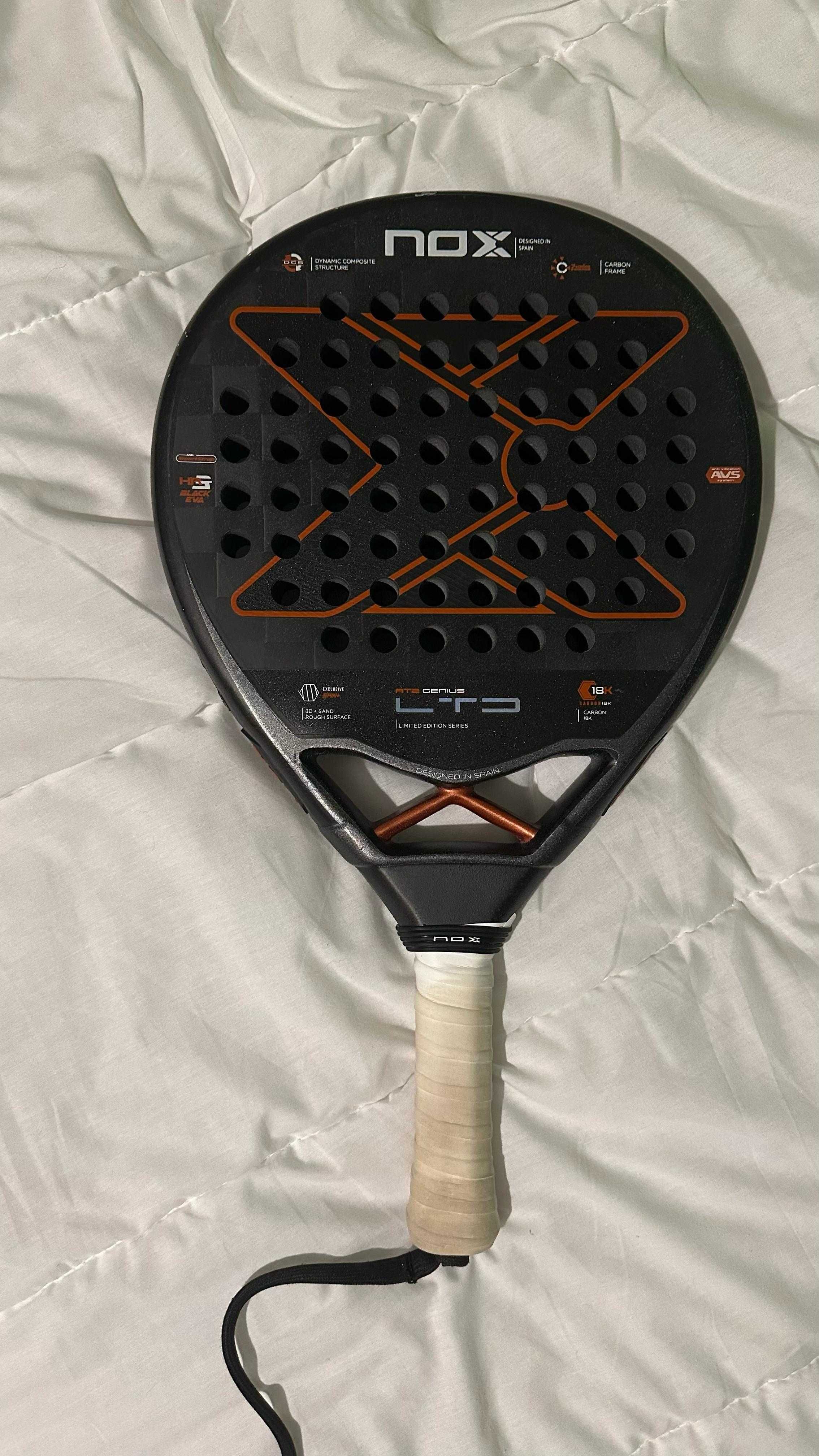 Raquete de Padel: Nox AT10 Genius 18K By Tapia Limited Edition 2023