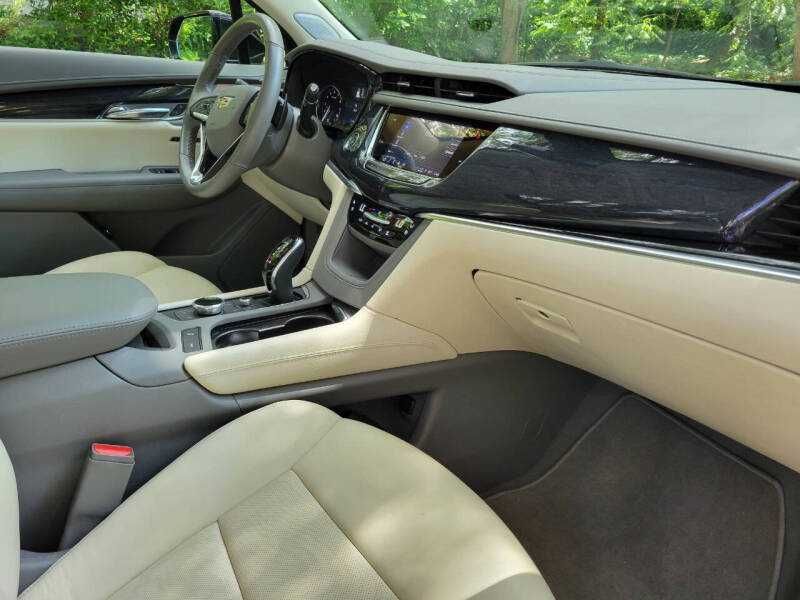 2024 Cadillac XT6