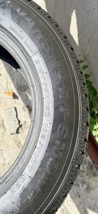Шины б у 215/65R16c MAXXIS VANSMART SNOW WL2 зима