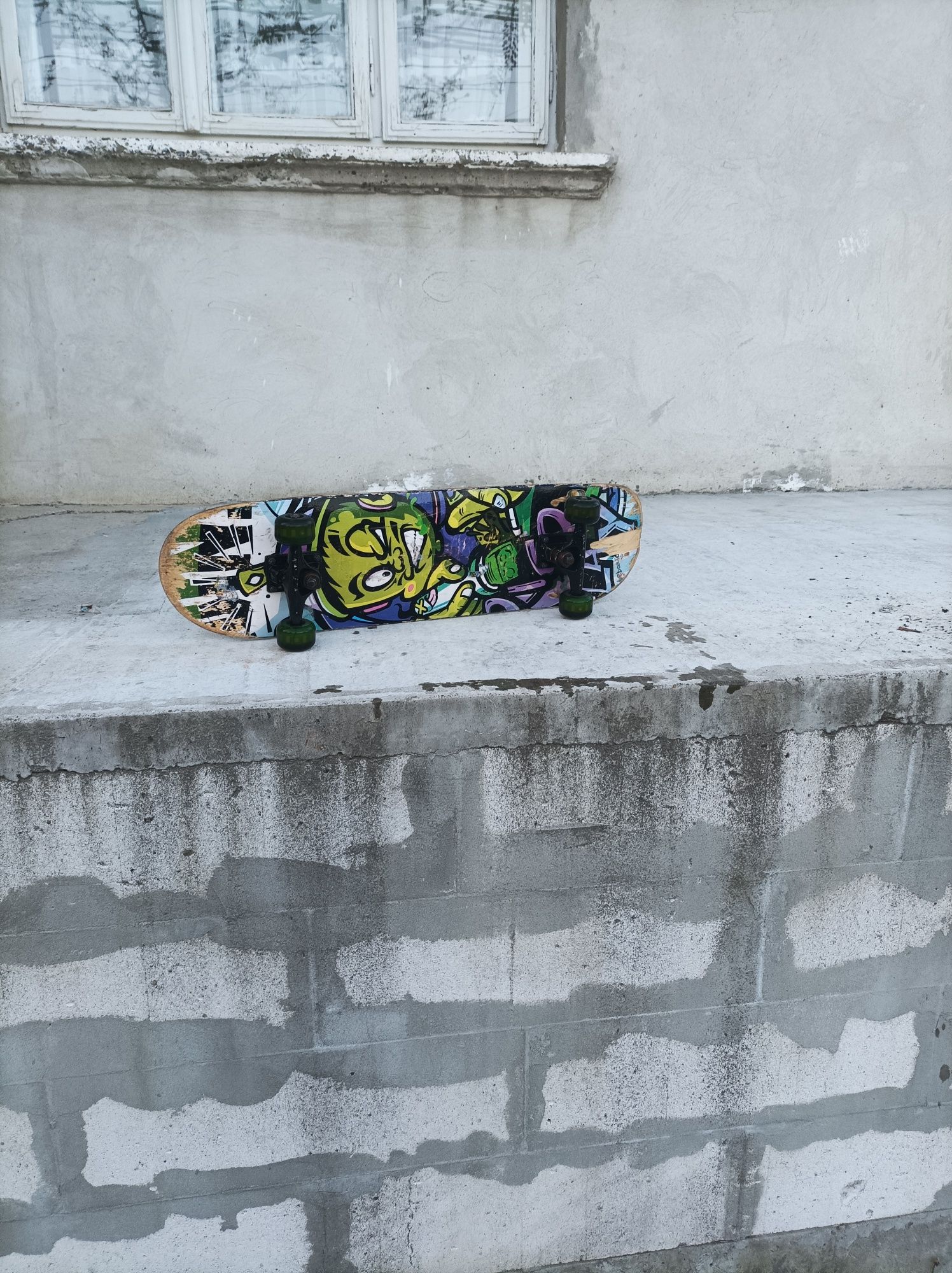 DISPLAy skateboard