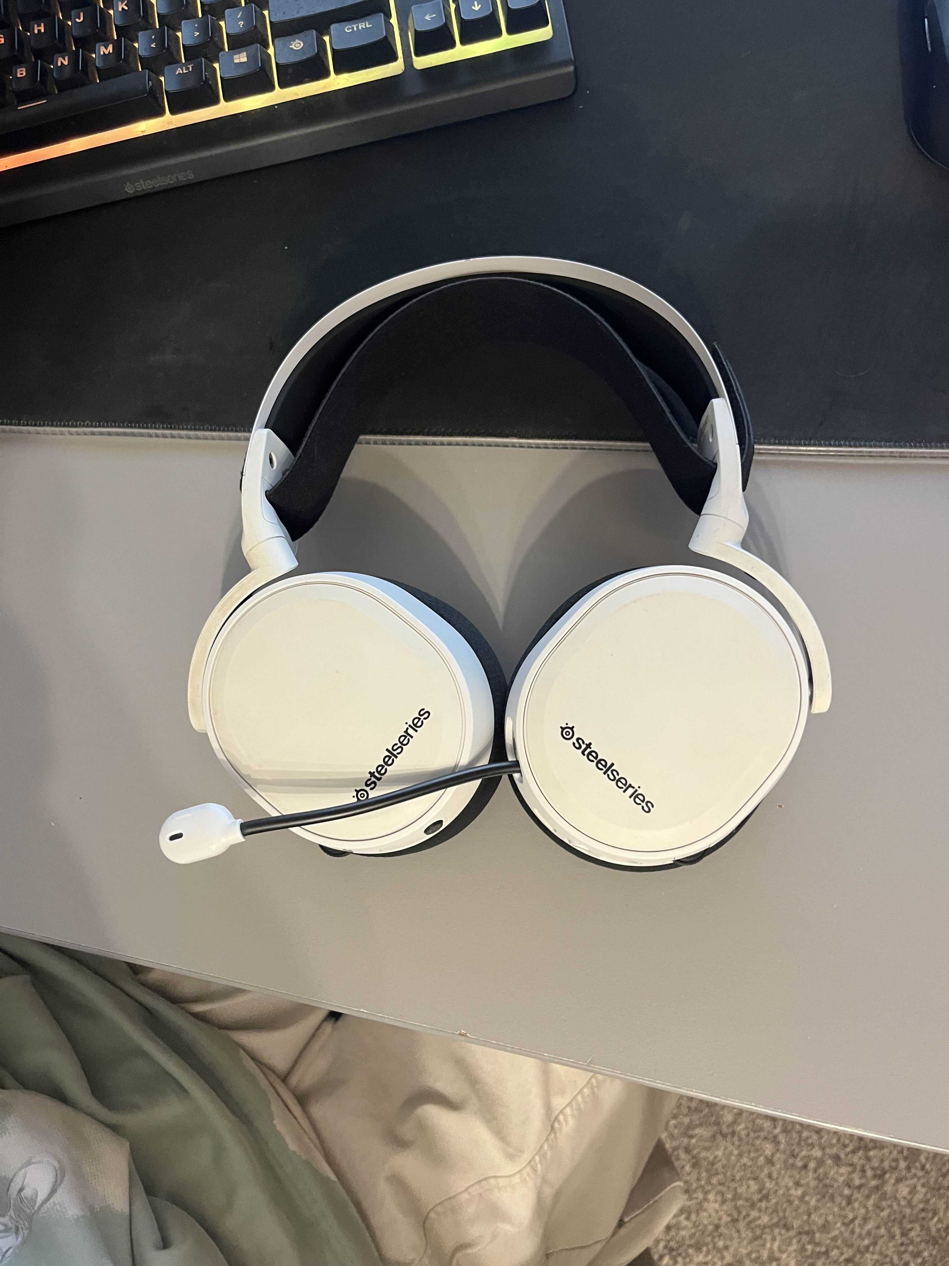 Zestaw Gamingowy Komputer + monitor + klawiatura + myszka + słuchawki