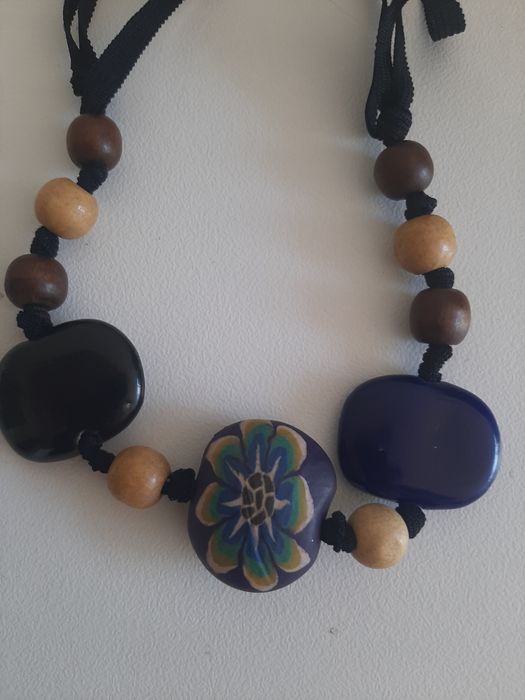 Pulseira artesanal com peça pintada a mão