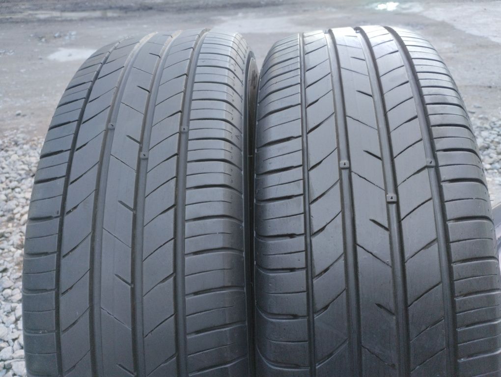 215/65/17 Kumho пара 22 рік