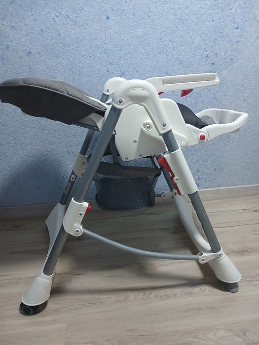 Стілець для годування