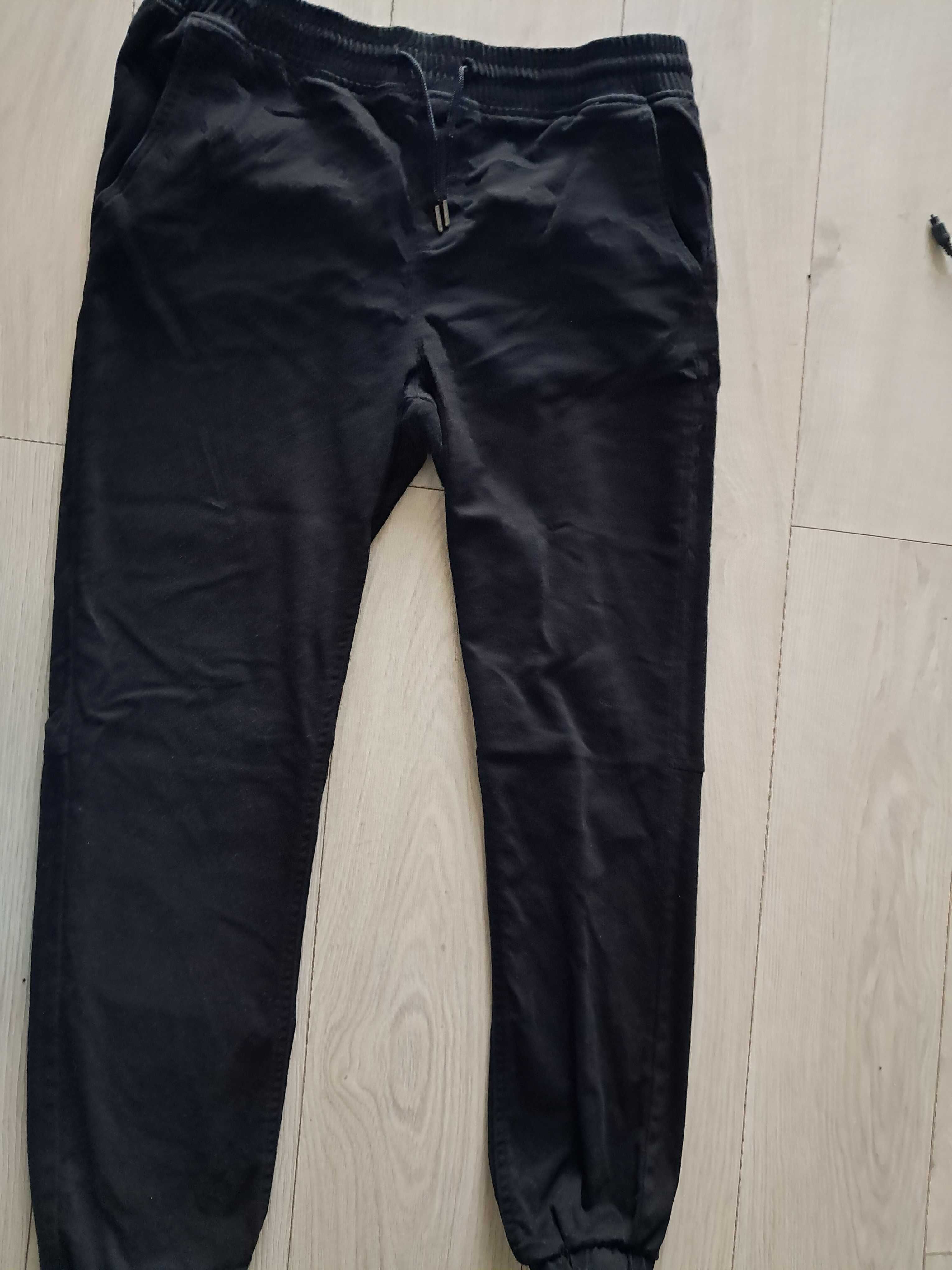 Jogger czarne rozmiar 50