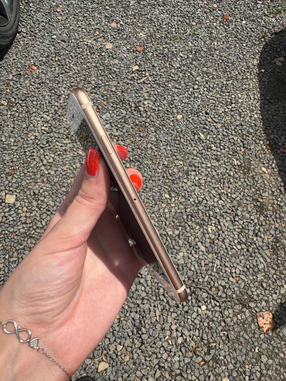 IPhone 8 64Gb Gold Neverlock
