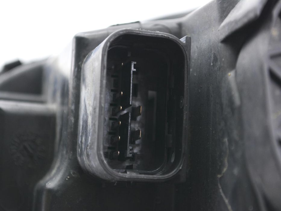 Фара передня права MINI COUNTRYMAN R60 2010-2016 (9801032-04) 63129801