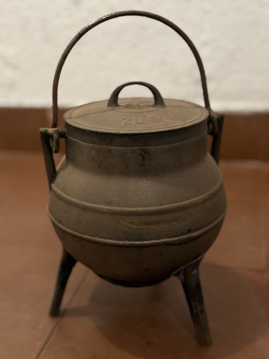 Panela ferro fundido tripé, 2L