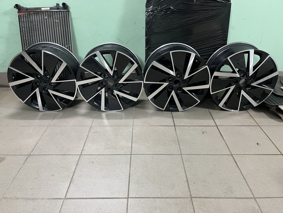 Диски оригінал R18 5/112