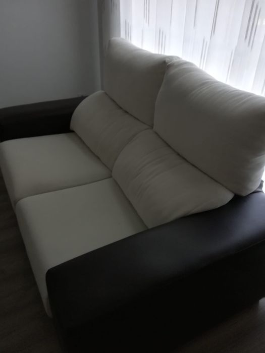 Sofá usado como novo