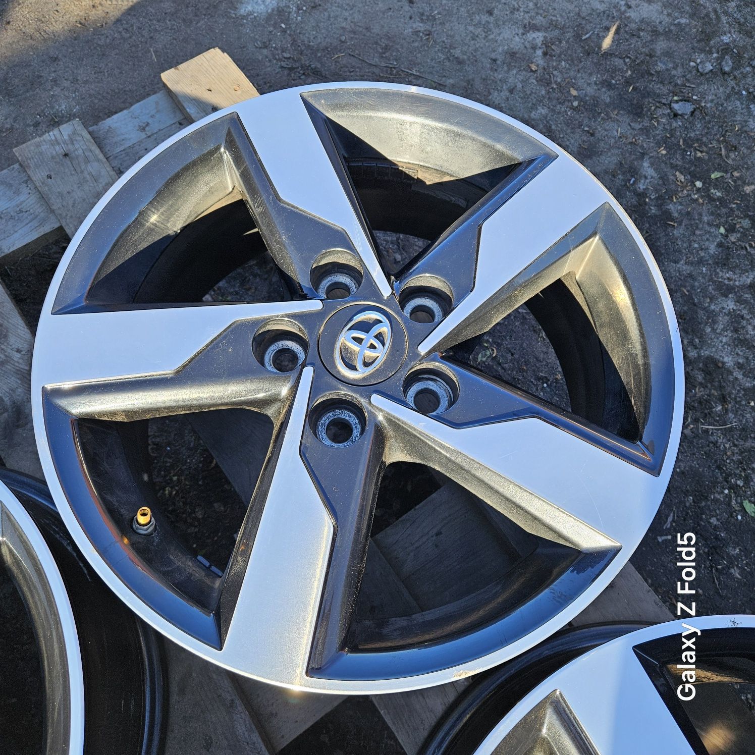 Alufelgi 16 Toyota Auris Corolla Avensis Prius 5x114,3 TPMS ET45