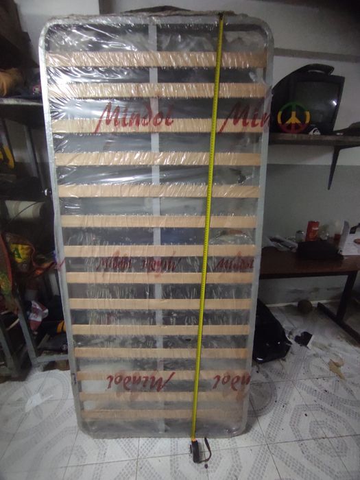 Estrado de cama solteiro