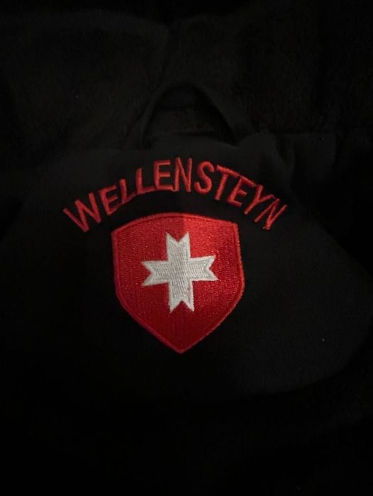 Тепла якісна парка від якісного німецького бренду Wellensteyn