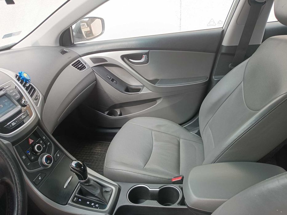 Sprzedam Hyundai Elantra 1.8 benzyna  automat 2014 o mocy 111.00 KW