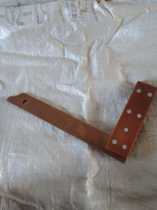 Уголок слюсарний .