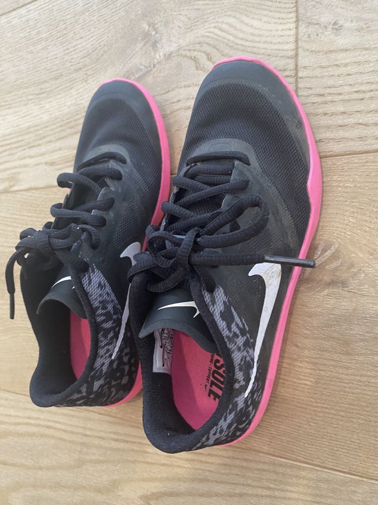 Nike damskie rozm. 35,5